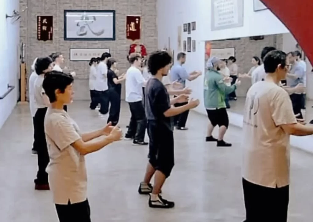 O tempo da prática: entre o pedido de desculpas e o compromisso com o caminho